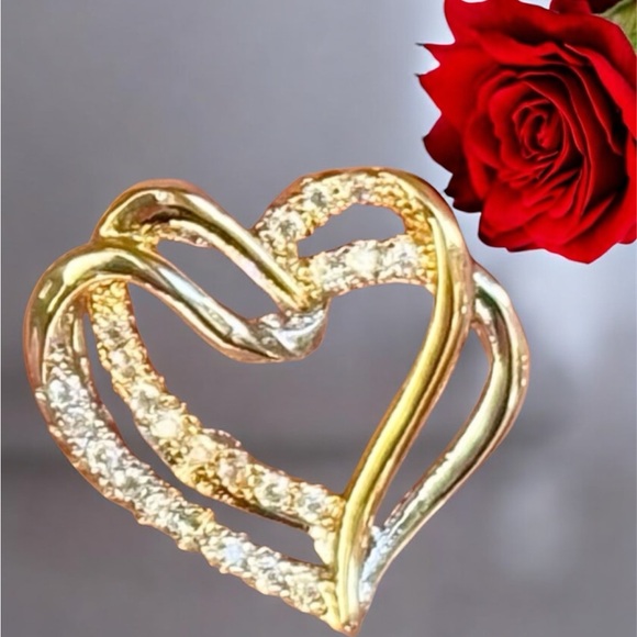 💥2/$24 or 3/$30💥 Double heart silver and gold ring with crystals. NWT. Sz 8 & 9 - Picture 2 of 10